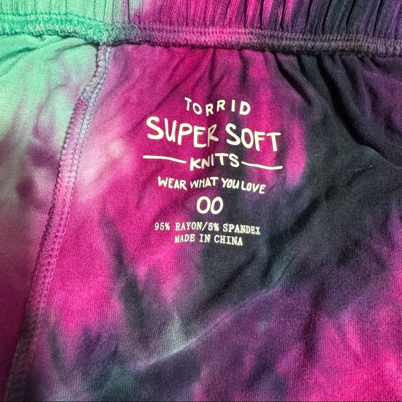 Torrid Tie-Dye Tiered Mini Circle Skirt - Picture 6 of 9